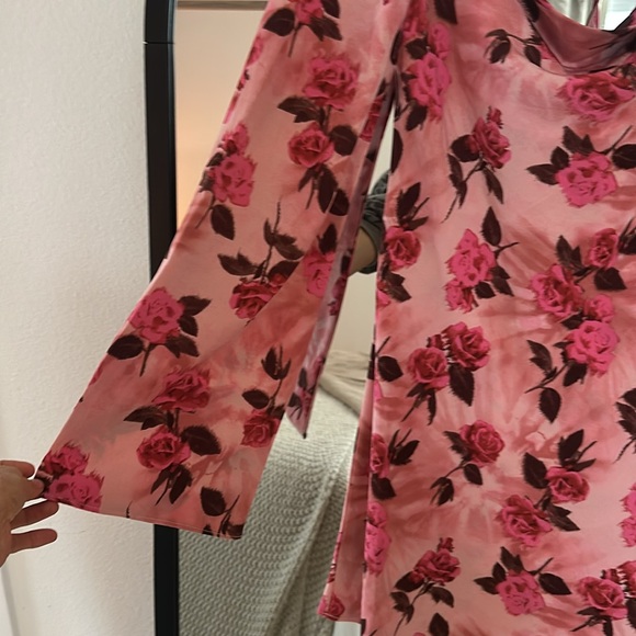 VICI Samar Satin Embossed Roses Cowl Neck Mini S NWOT - Picture 8 of 13